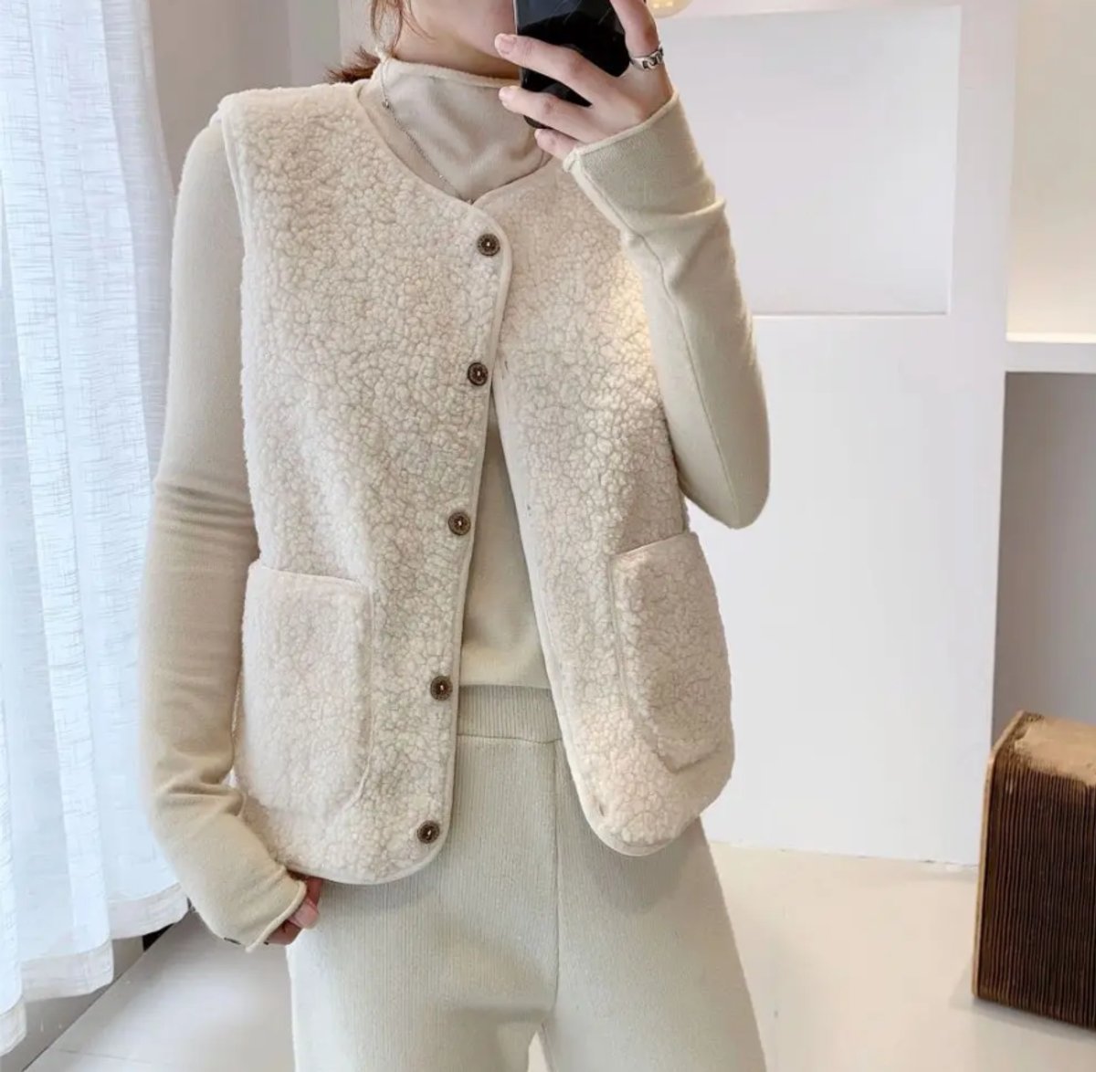 nicole-relaxed-fit-sherpa-fleece-puffer-vest-img6.jpg