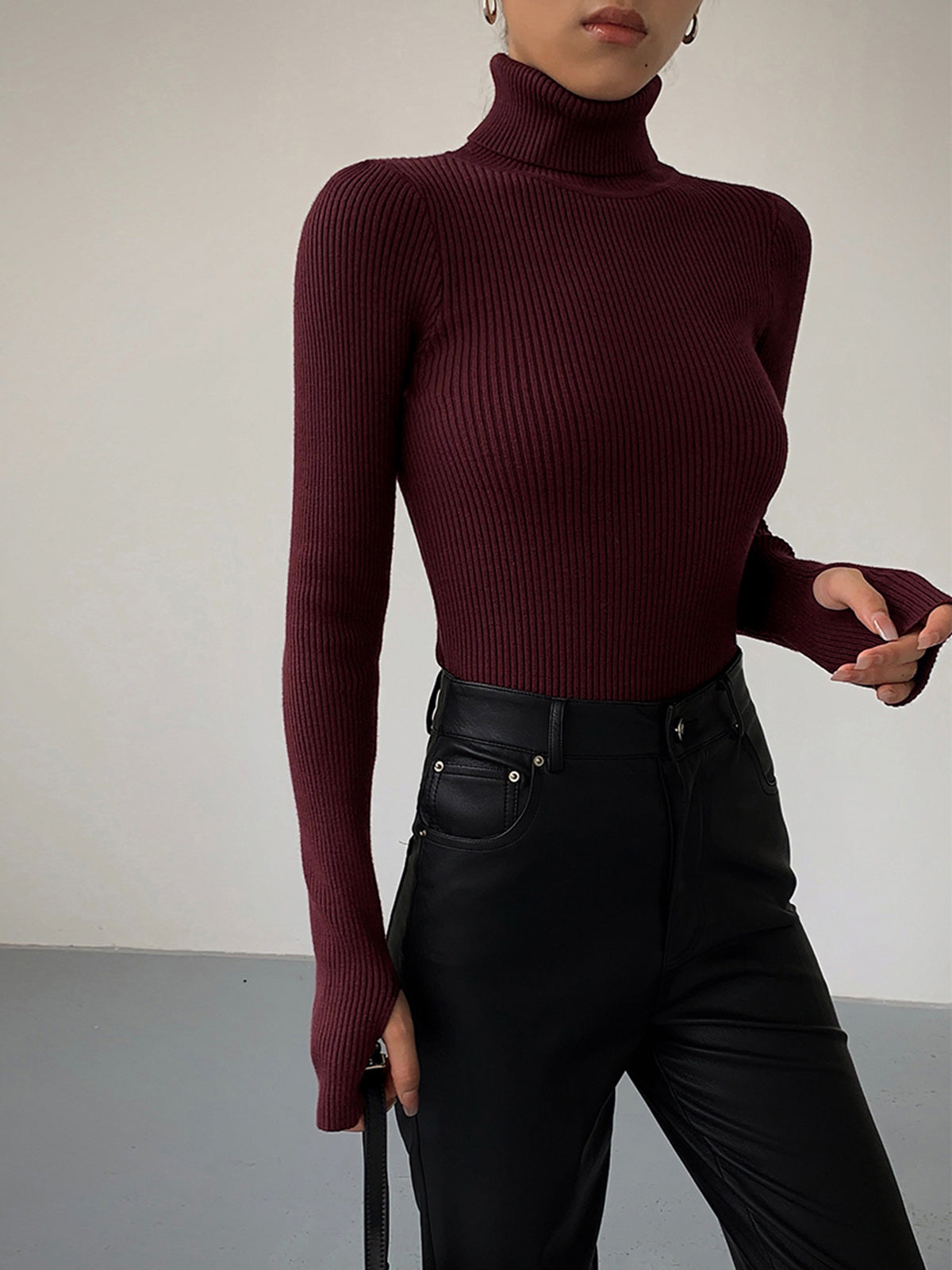 Robin | Slim Turtleneck Stretch Top