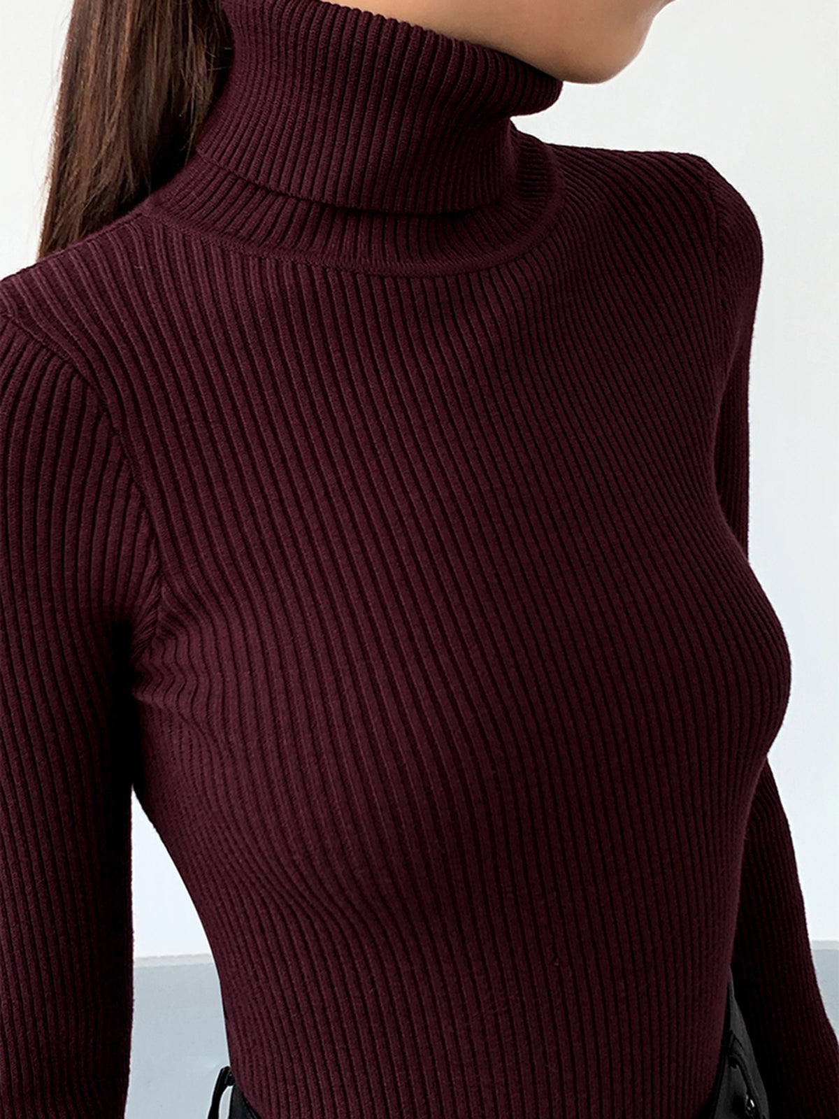 Robin | Slim Turtleneck Stretch Top