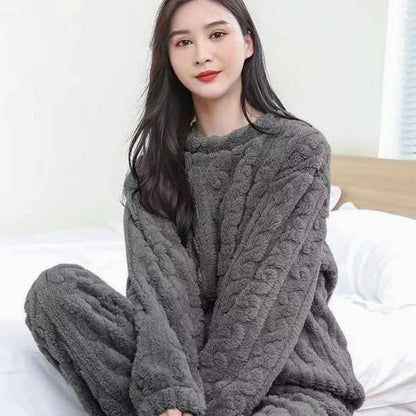 angela-relaxed-fit-fleece-two-piece-set-img2.jpg