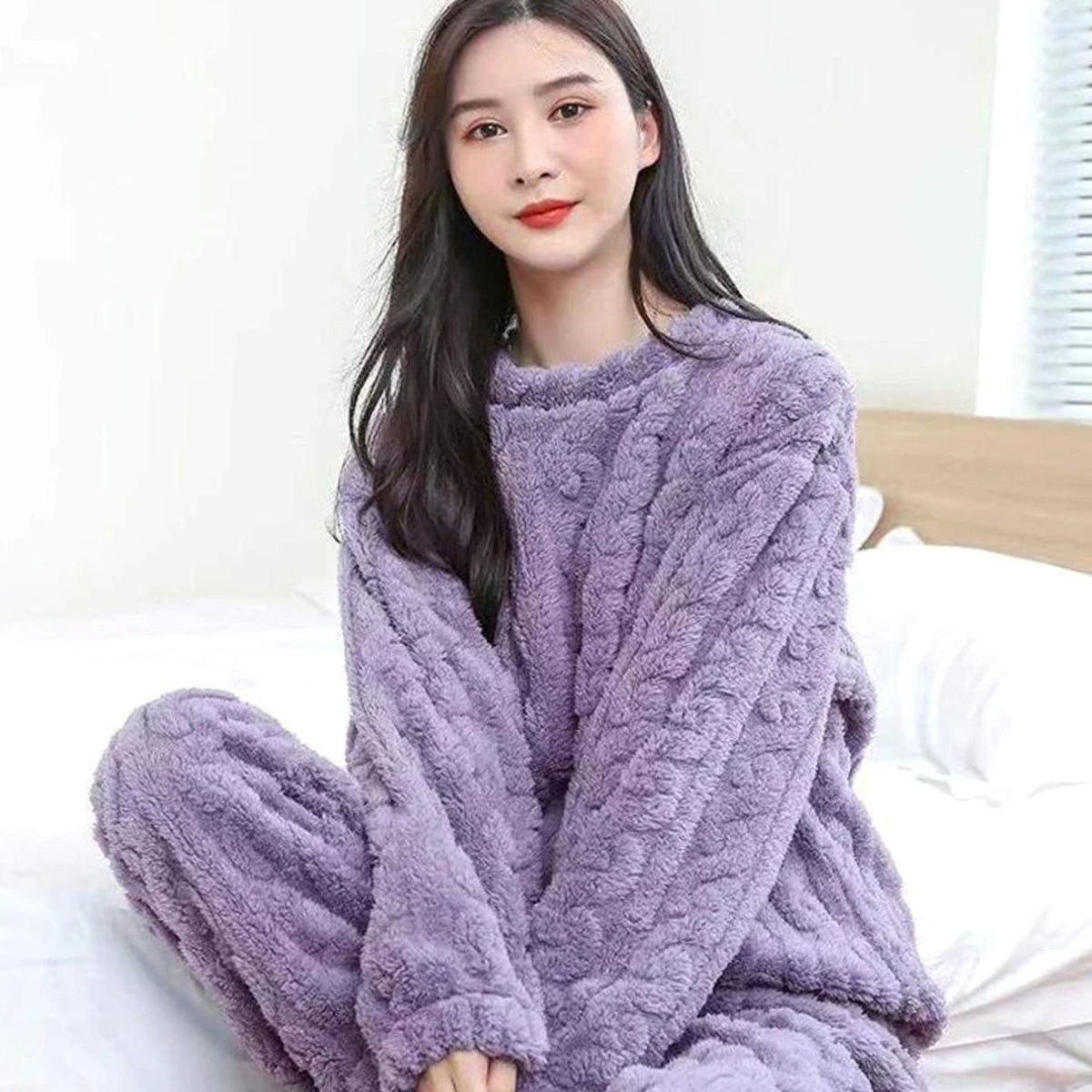 angela-relaxed-fit-fleece-two-piece-set-img4.jpg