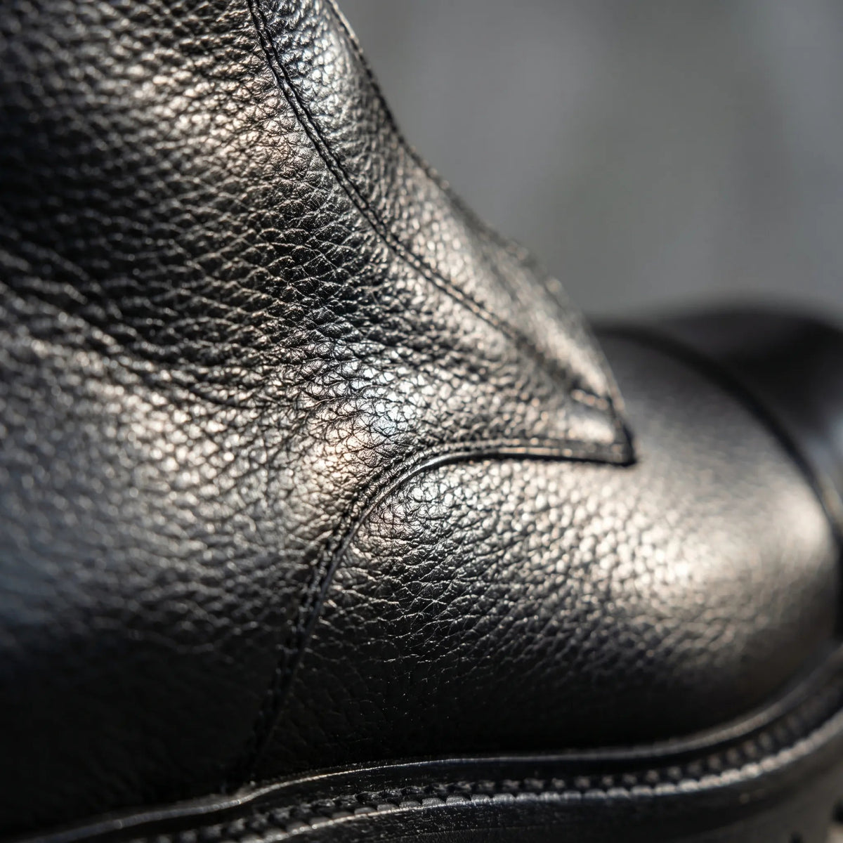 anna-classic-lace-up-leather-ankle-boots-img3.webp