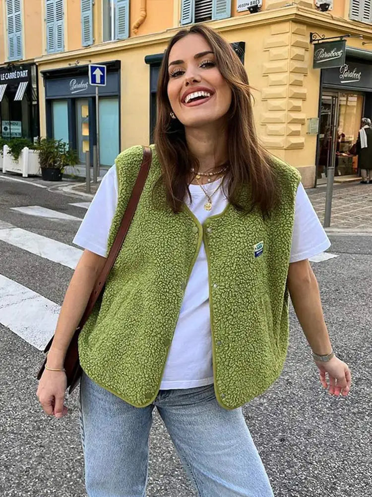 anna-relaxed-fit-fleece-vest-img2.jpg