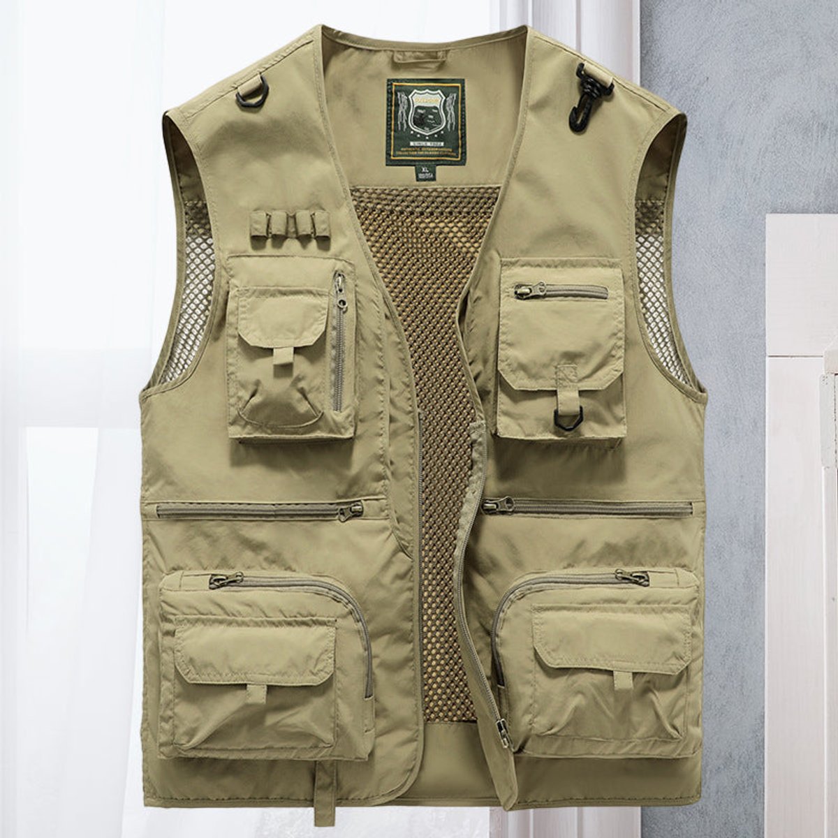brandon-relaxed-fit-multi-pocket-zip-up-gilet-img11.jpg
