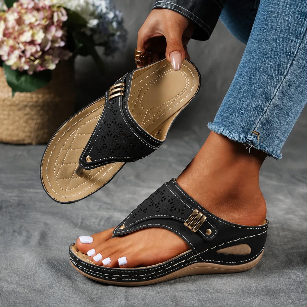 carolyn-orthopedic-cushioned-sandals-img1.png