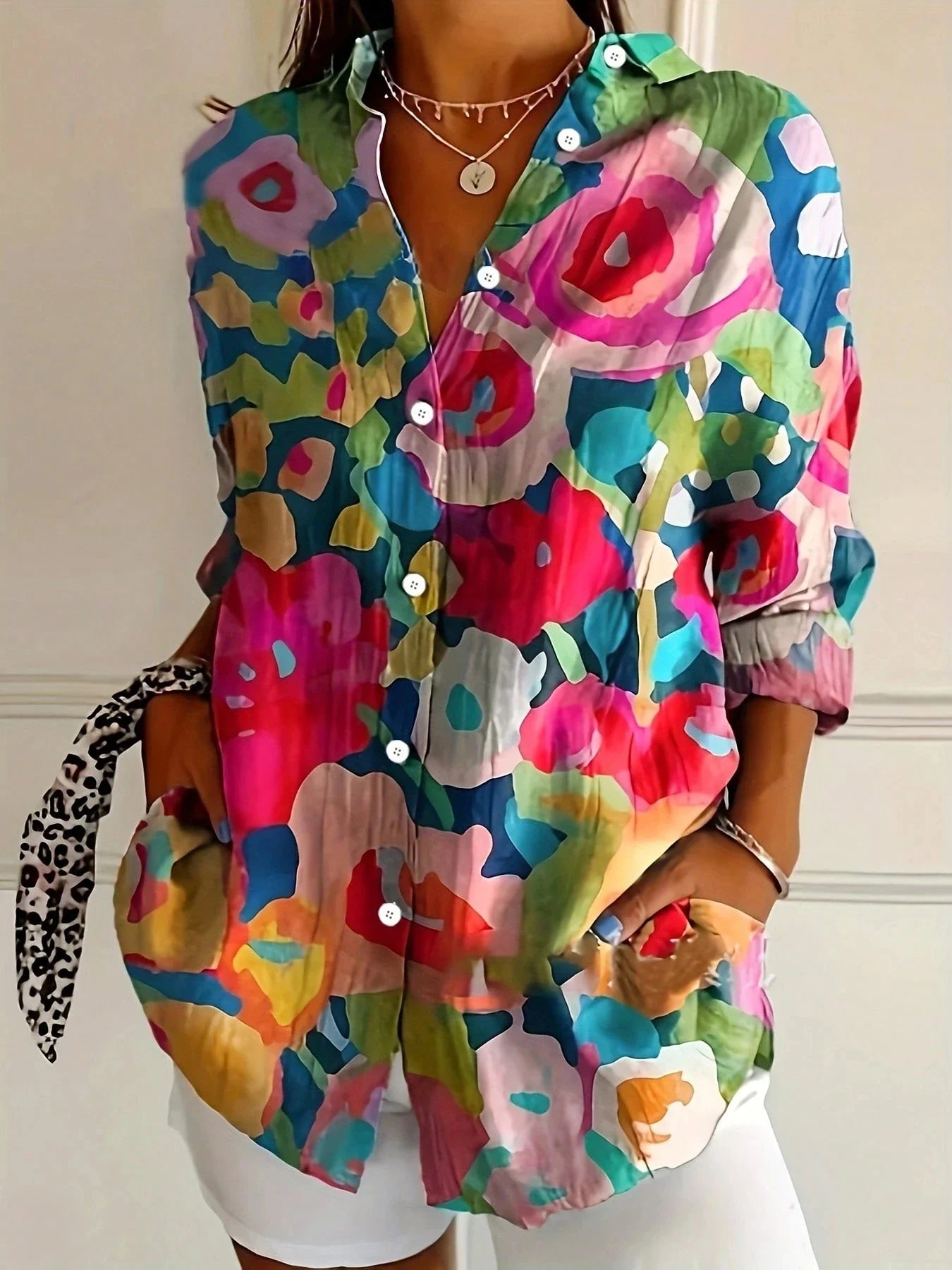 catherine-classic-printed-blouse-img5.webp