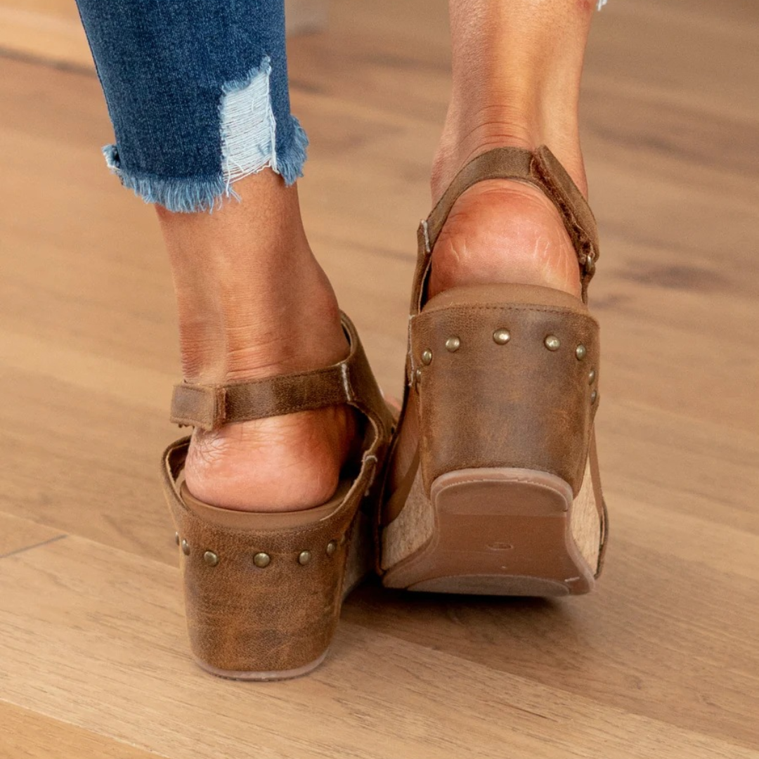 christina-comfortable-suede-wedge-sandals-img13.png