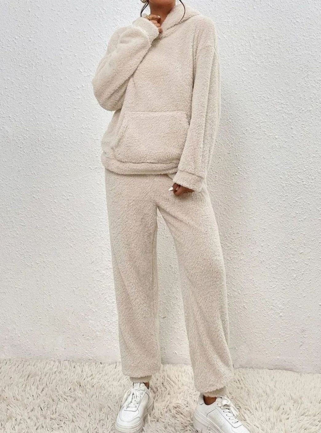 christine-relaxed-fit-plush-fleece-two-piece-set-img1.jpg