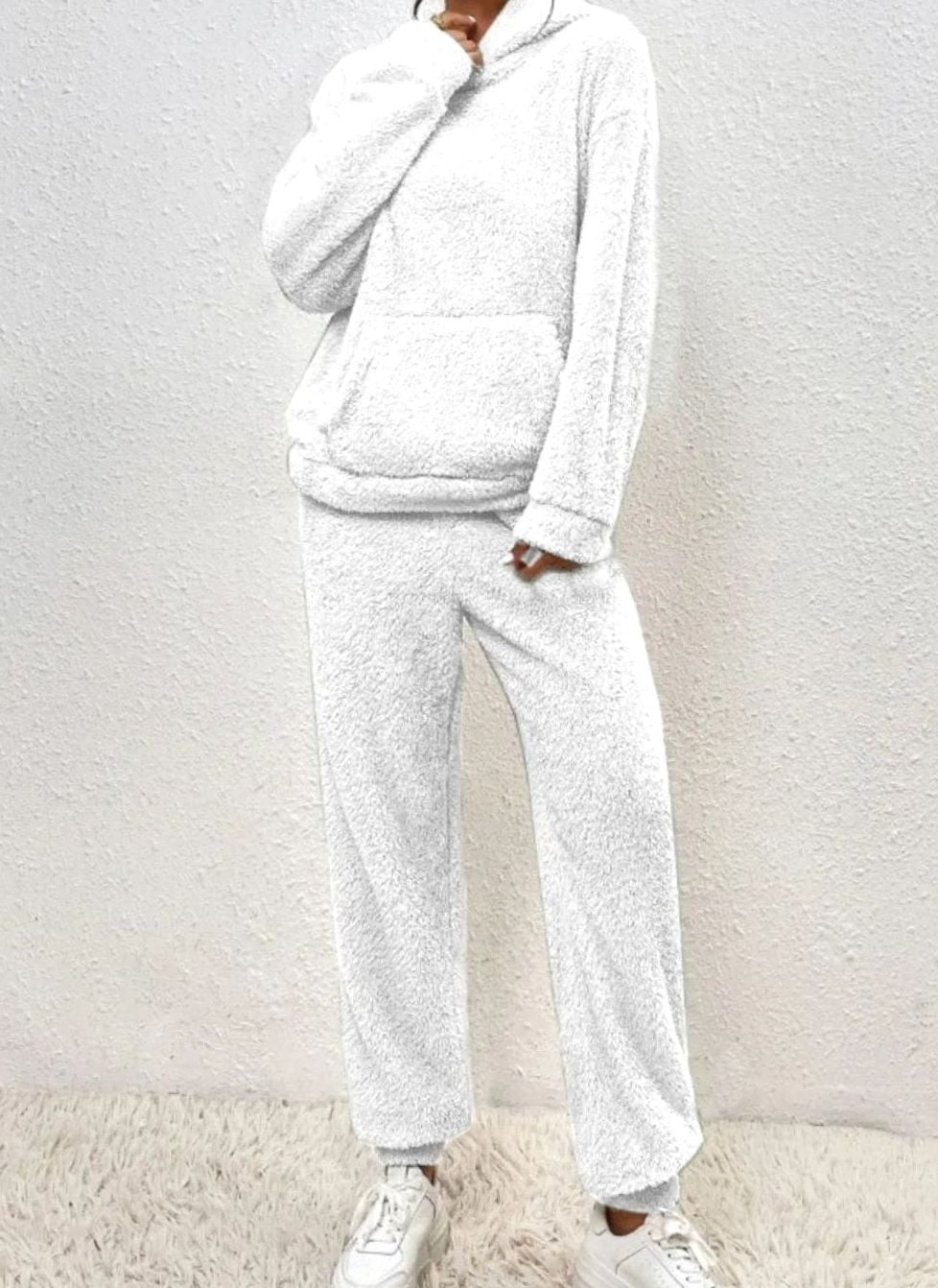 christine-relaxed-fit-plush-fleece-two-piece-set-img11.jpg