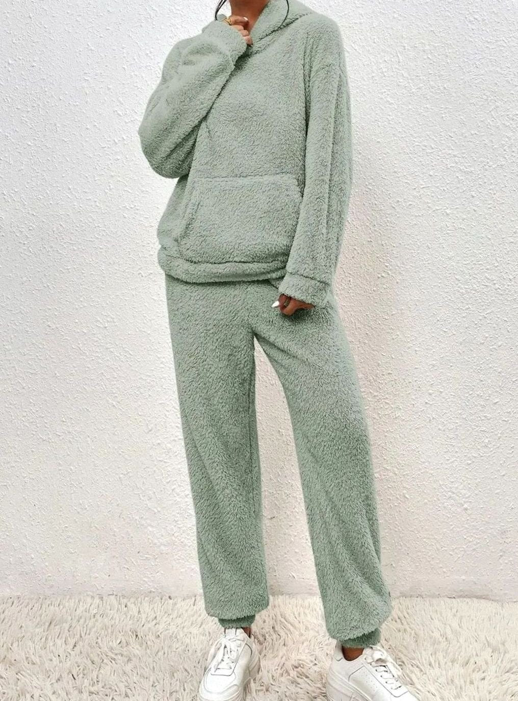 christine-relaxed-fit-plush-fleece-two-piece-set-img12.jpg