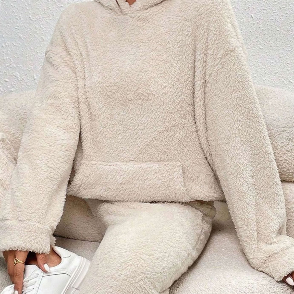 christine-relaxed-fit-plush-fleece-two-piece-set-img3.jpg