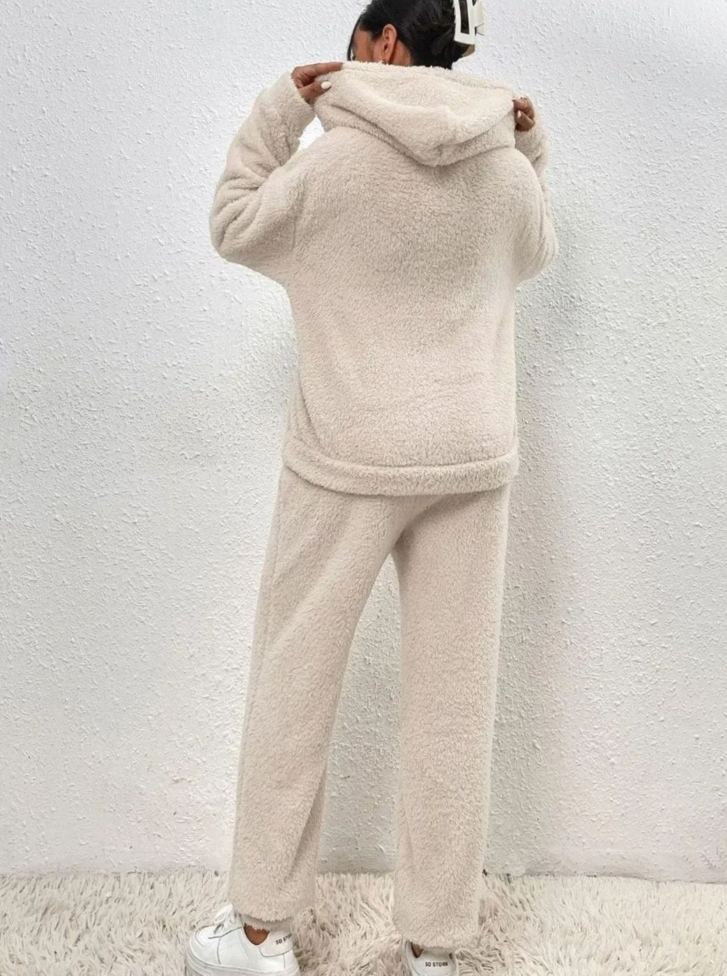 christine-relaxed-fit-plush-fleece-two-piece-set-img5.jpg