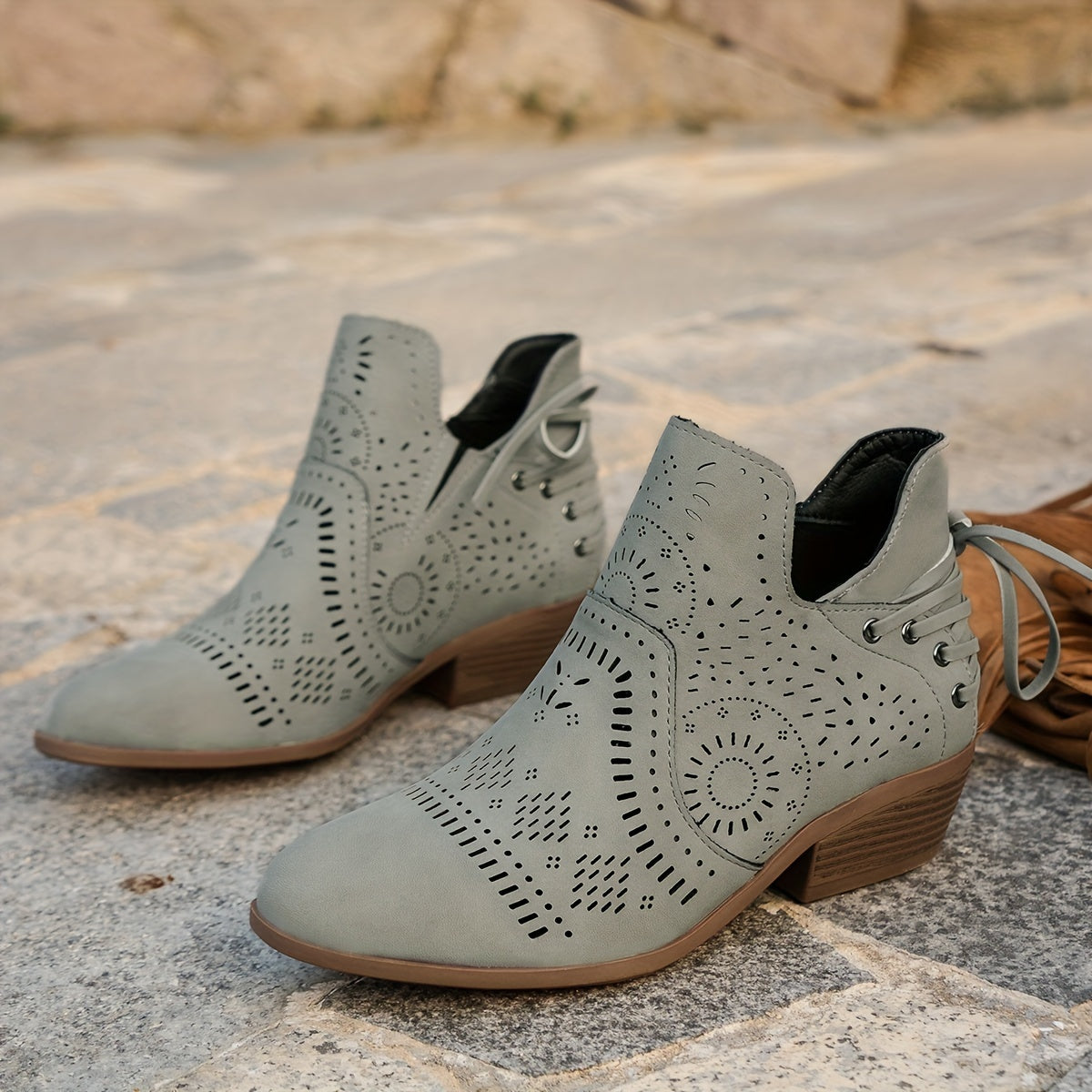 delia-cutout-detail-ankle-boots-img11.jpg