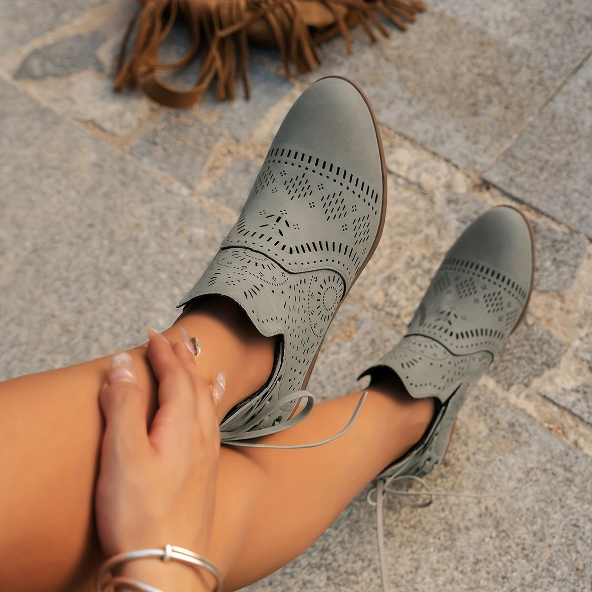 delia-cutout-detail-ankle-boots-img14.jpg