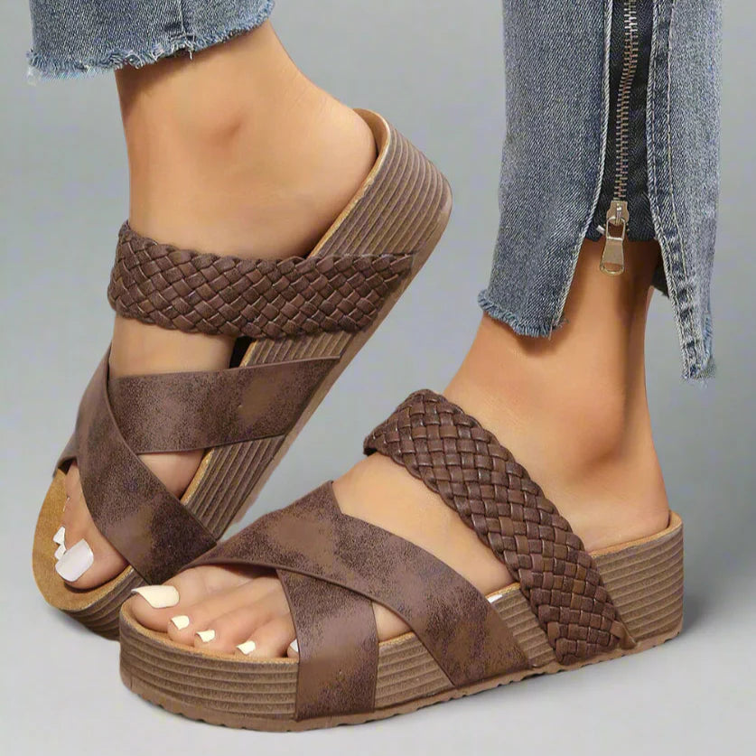 diane-orthopedic-sandals-img1.webp
