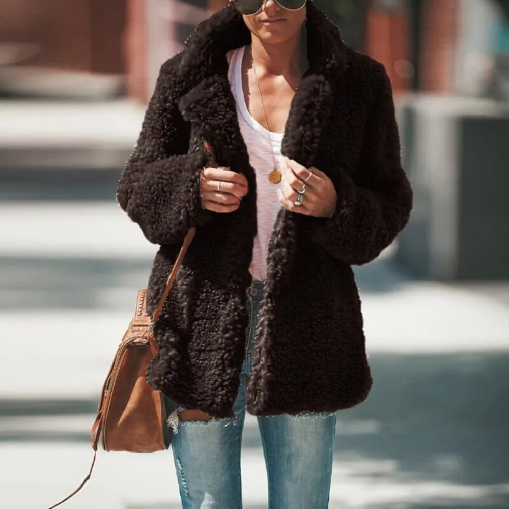 emily-relaxed-fit-faux-fur-coat-img3.png