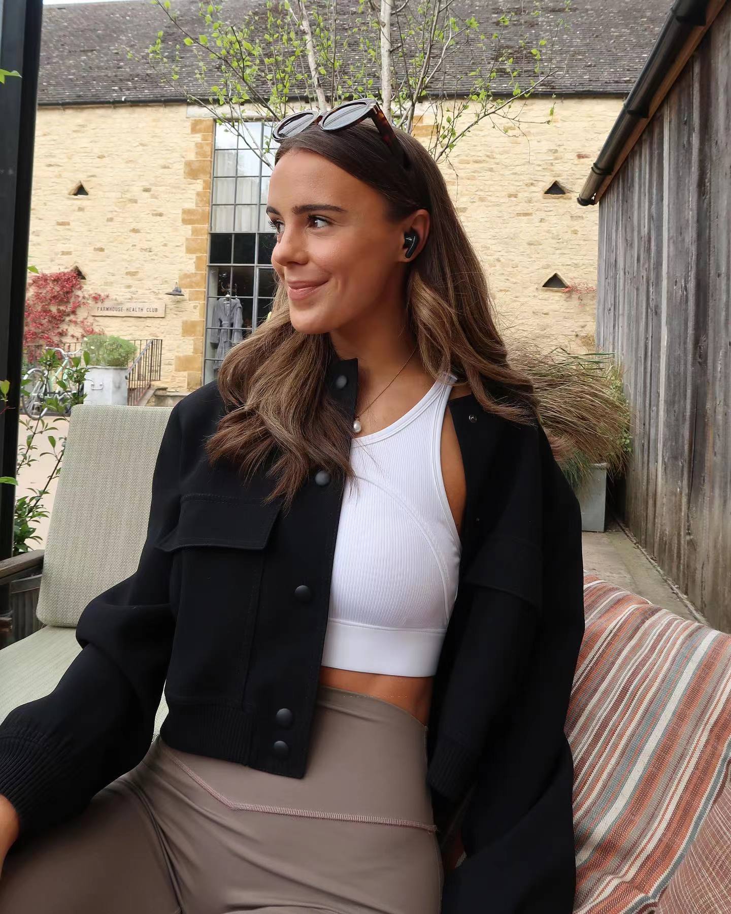 evelyn-tailored-cropped-bomber-jacket-img6.jpg