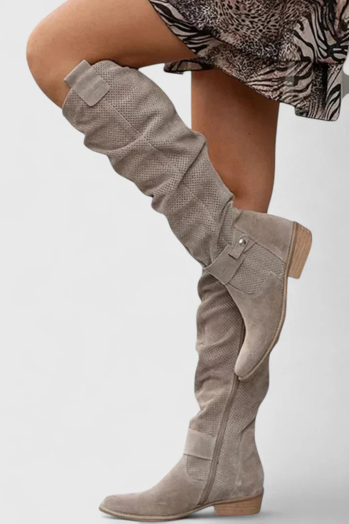 halvira-elegant-boots-img4.webp