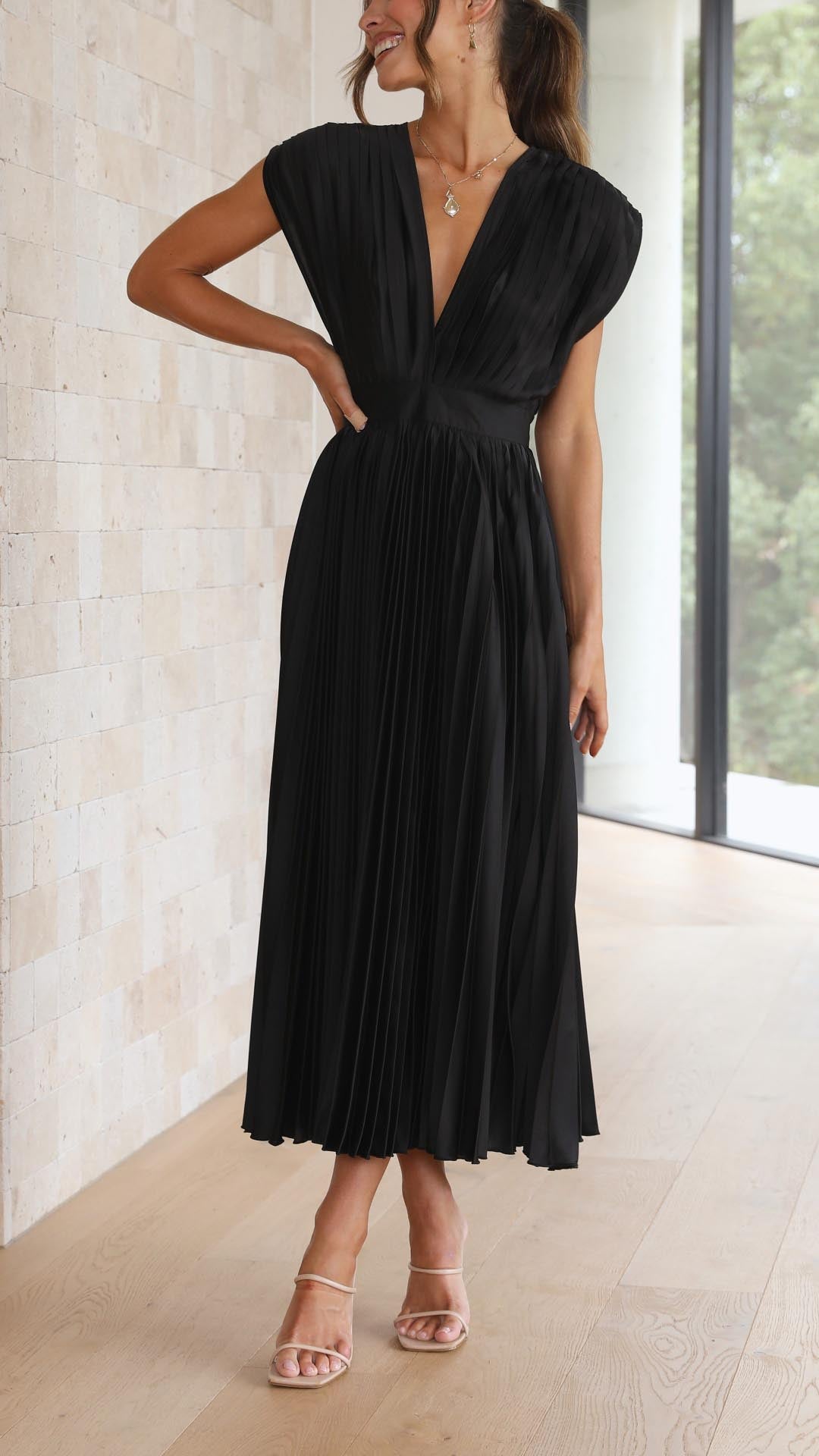 jacqueline-elegant-pleated-maxi-dress-for-women-img14.jpg