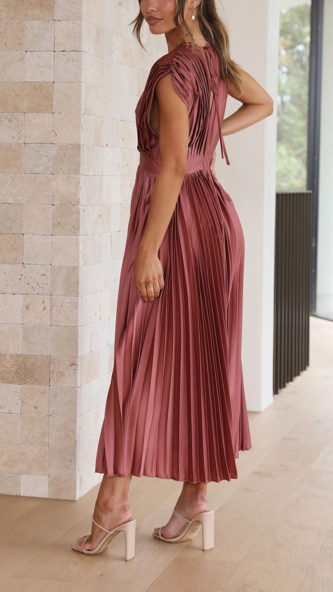 jacqueline-elegant-pleated-maxi-dress-for-women-img4.jpg