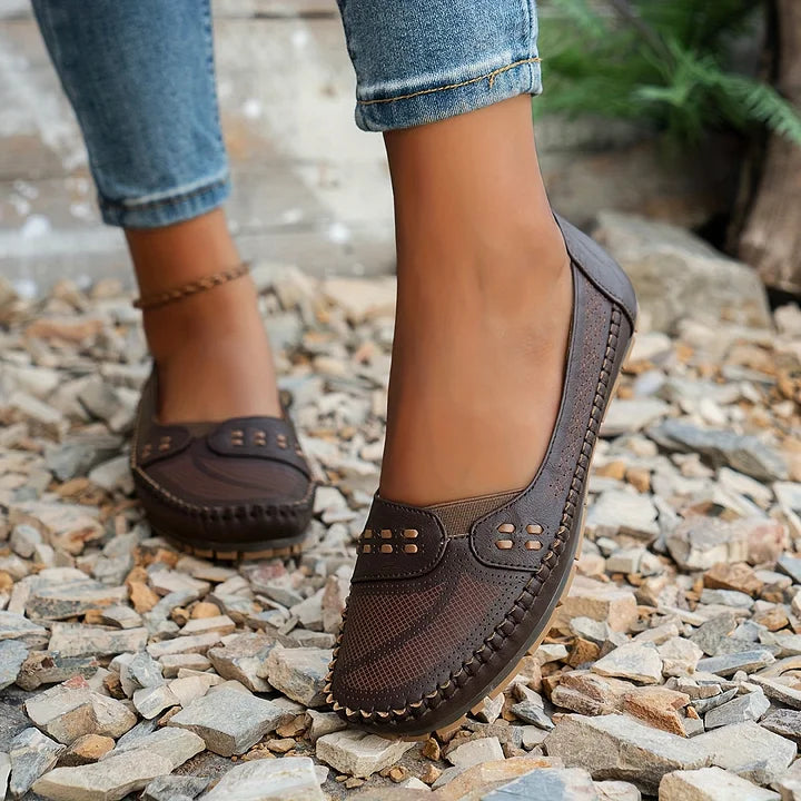 janet-orthopedic-lace-up-sneakers-img11.webp