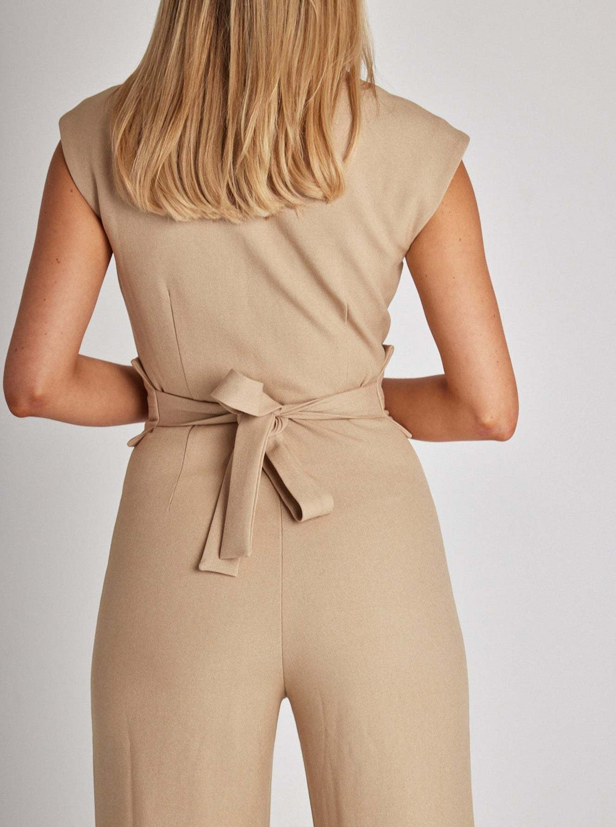 janet-sophisticated-wide-leg-jumpsuit-img8.jpg