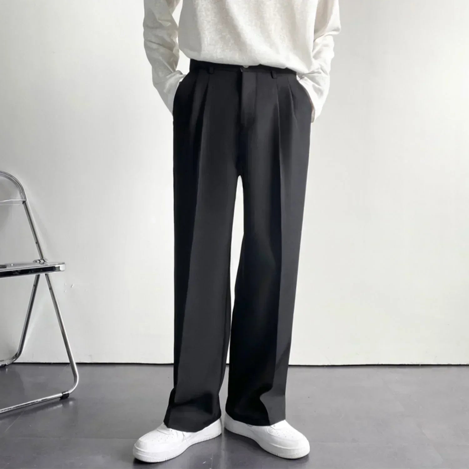 larry-classic-drawstring-pants-img3.webp