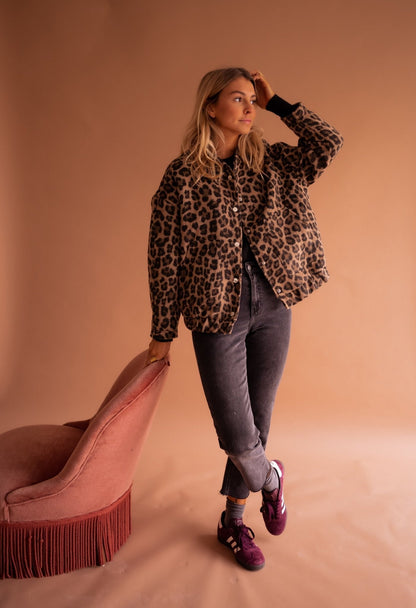 lisa-relaxed-fit-leopard-print-bomber-jacket-img4.jpg