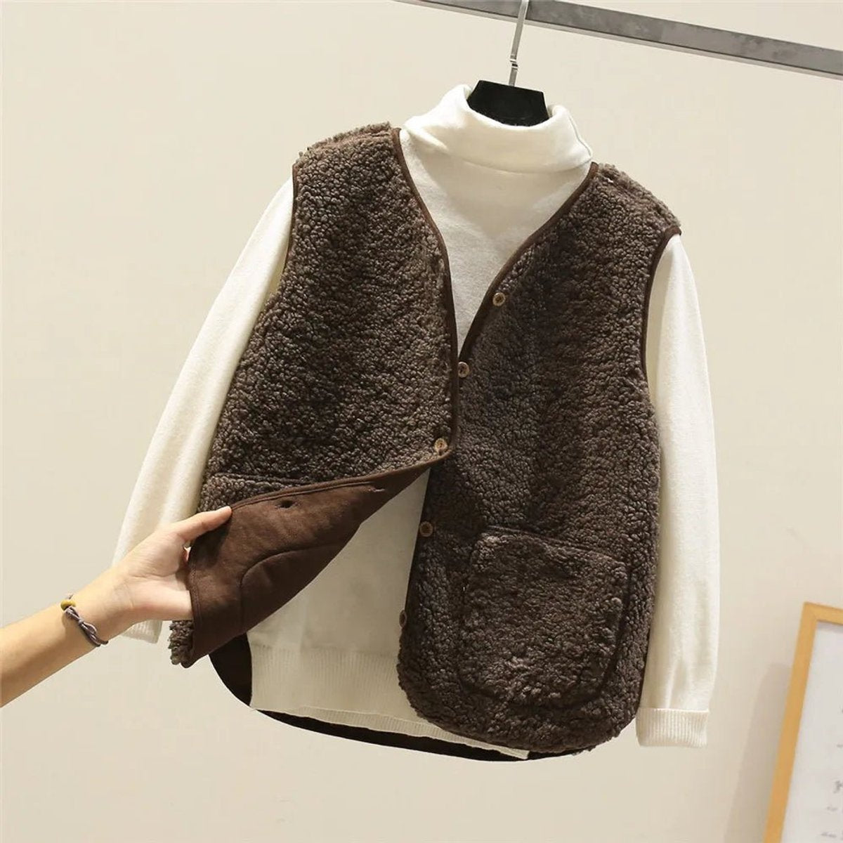 nicole-relaxed-fit-sherpa-fleece-puffer-vest-img1.jpg