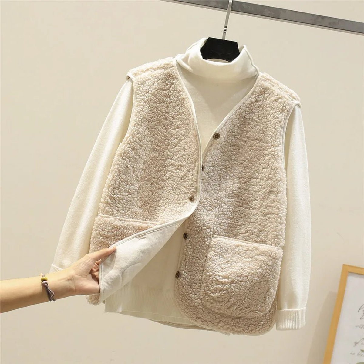 nicole-relaxed-fit-sherpa-fleece-puffer-vest-img2.jpg