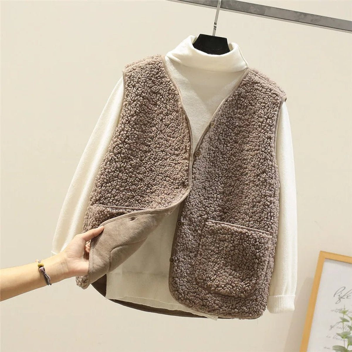 nicole-relaxed-fit-sherpa-fleece-puffer-vest-img3.jpg