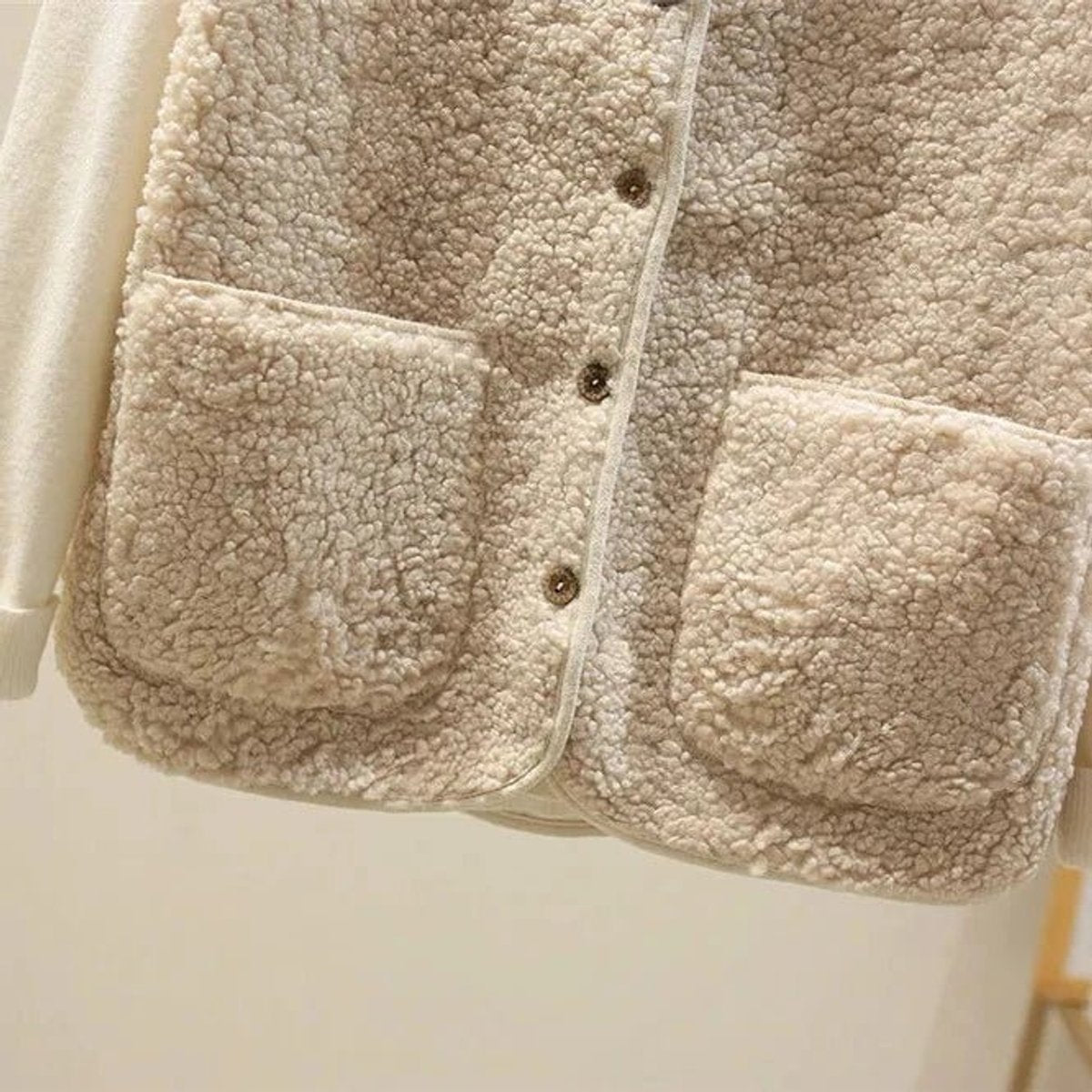 nicole-relaxed-fit-sherpa-fleece-puffer-vest-img4.jpg