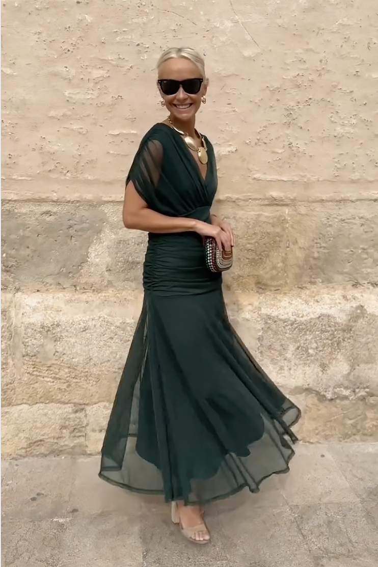 pamela-elegant-v-neck-maxi-dress-fantasy-party-gown-img7.png