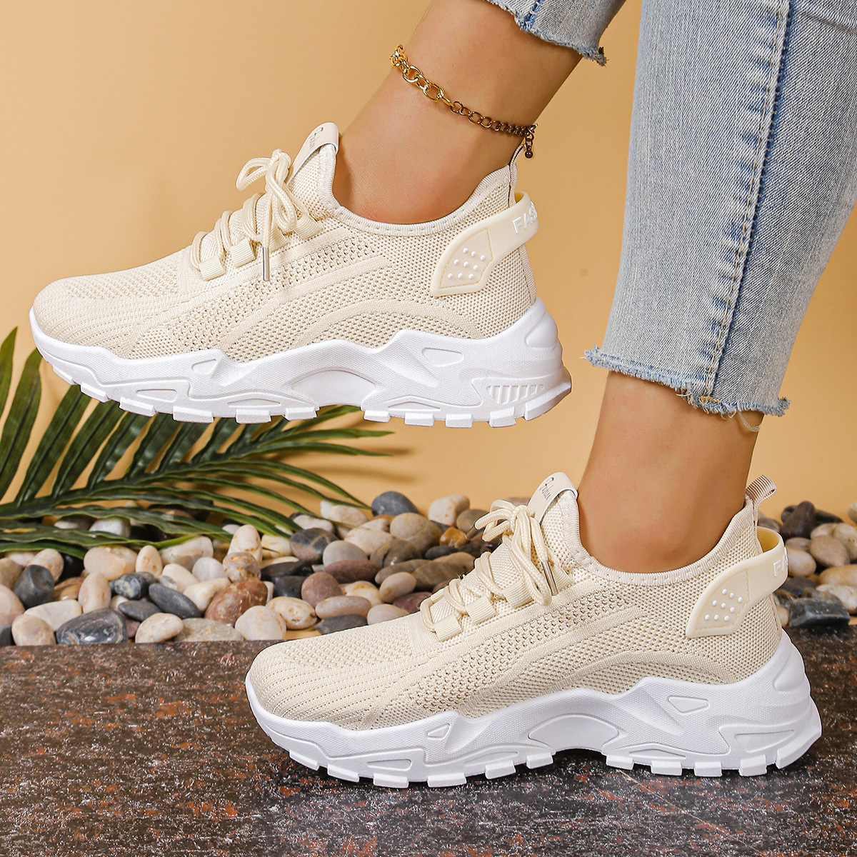 pamela-orthopedic-sneakers-img1.png