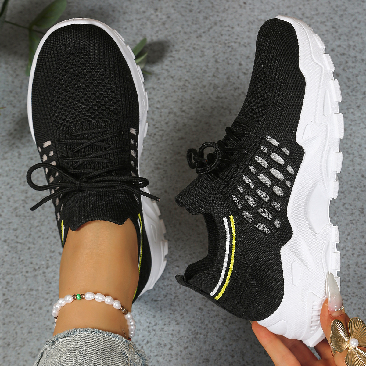 pamela-orthopedic-sneakers-img2.png