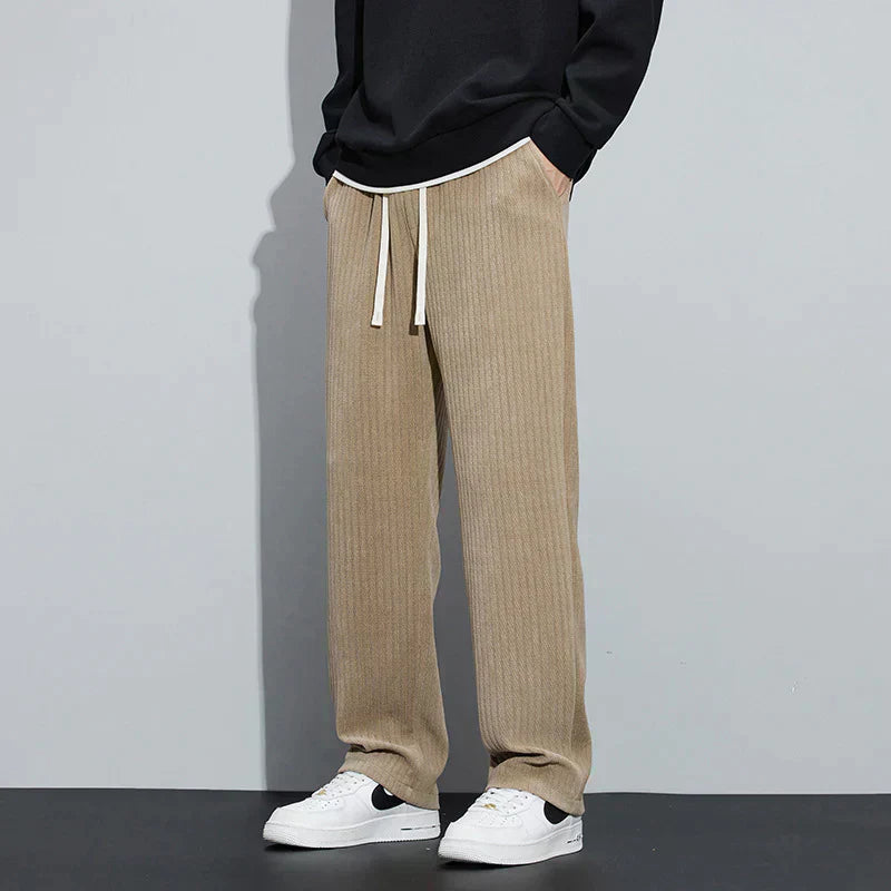 ryan-elegant-velvet-pants-img4.webp