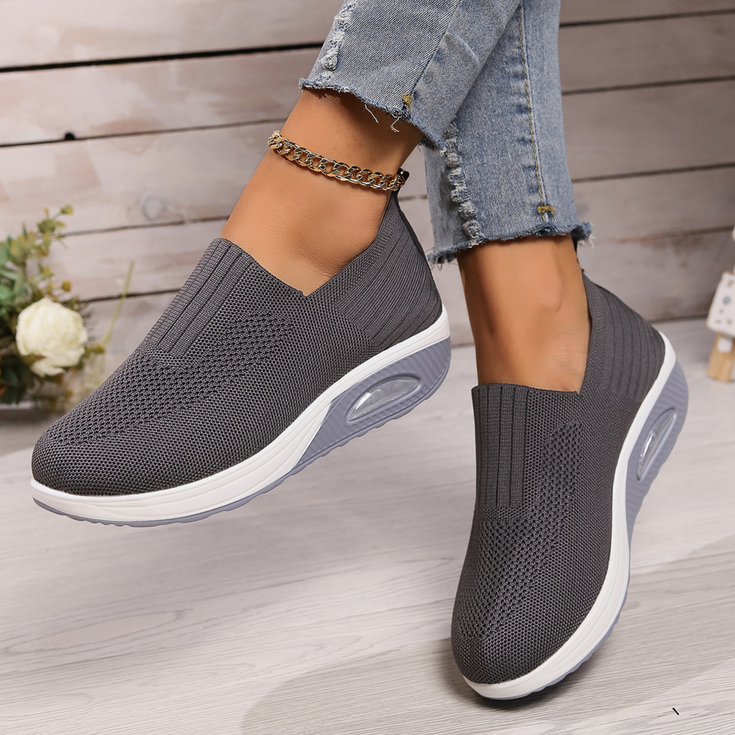 sandra-comfortable-slip-on-sneakers-img6.png