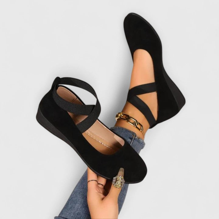 sarah-orthopedic-supportive-sneakers-img1.jpg