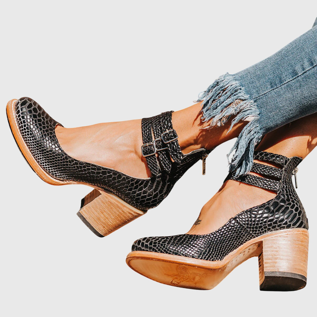 sharon-comfortable-ergonomic-sandals-img5.jpg