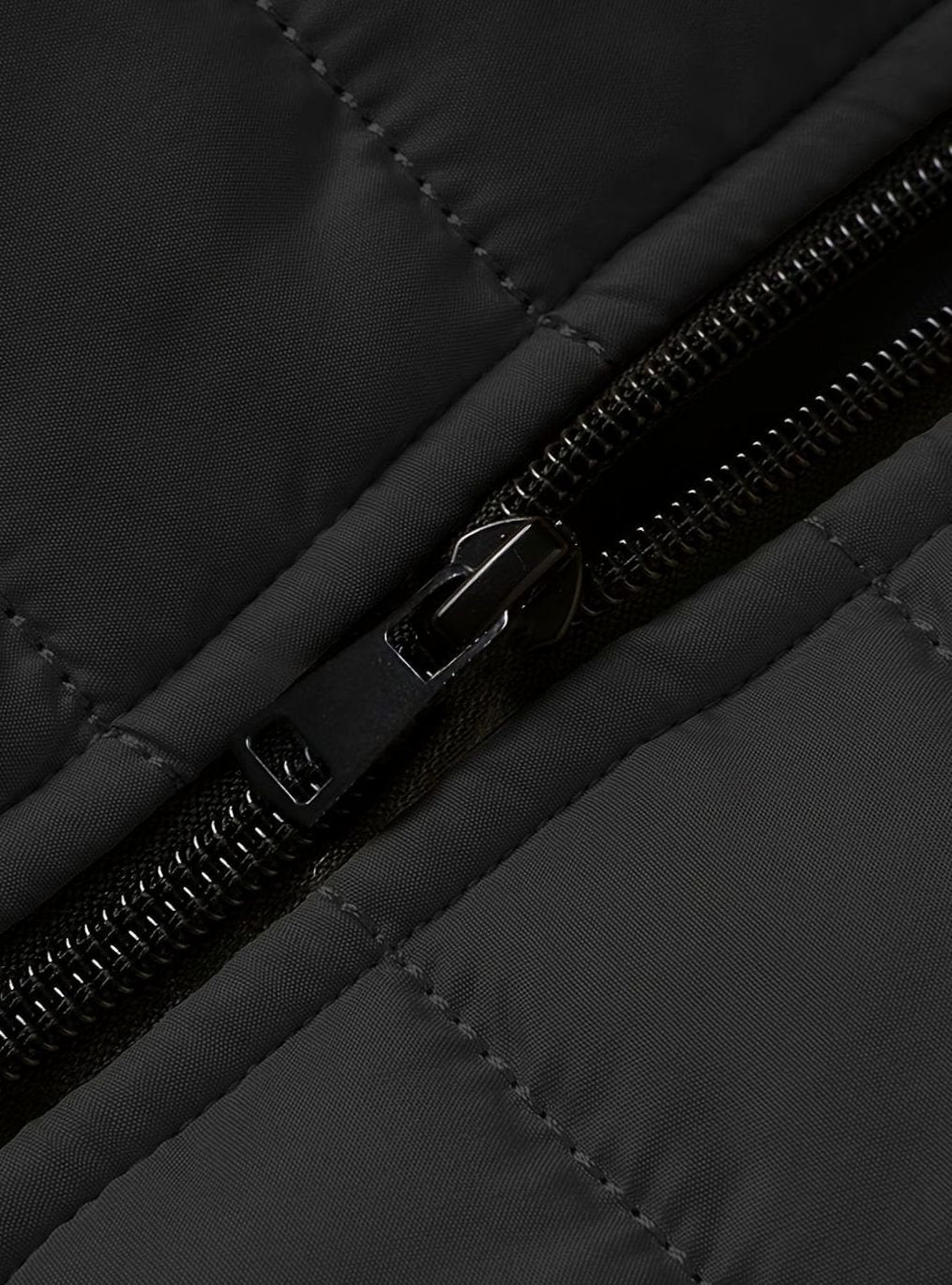 tyler-lightweight-quilted-zip-up-puffer-jacket-img15.jpg